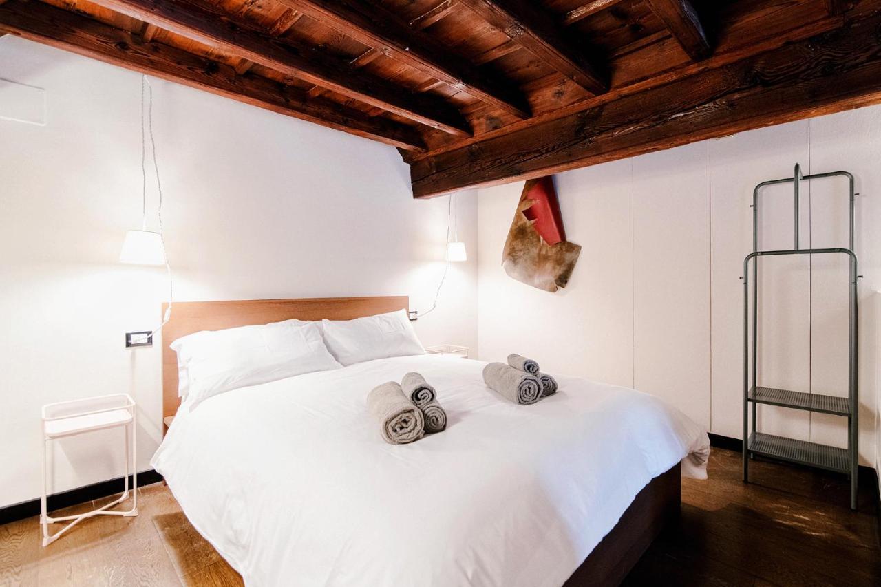 Palazzo Del Pero - The House Of Travelers Apartment Como Exterior photo